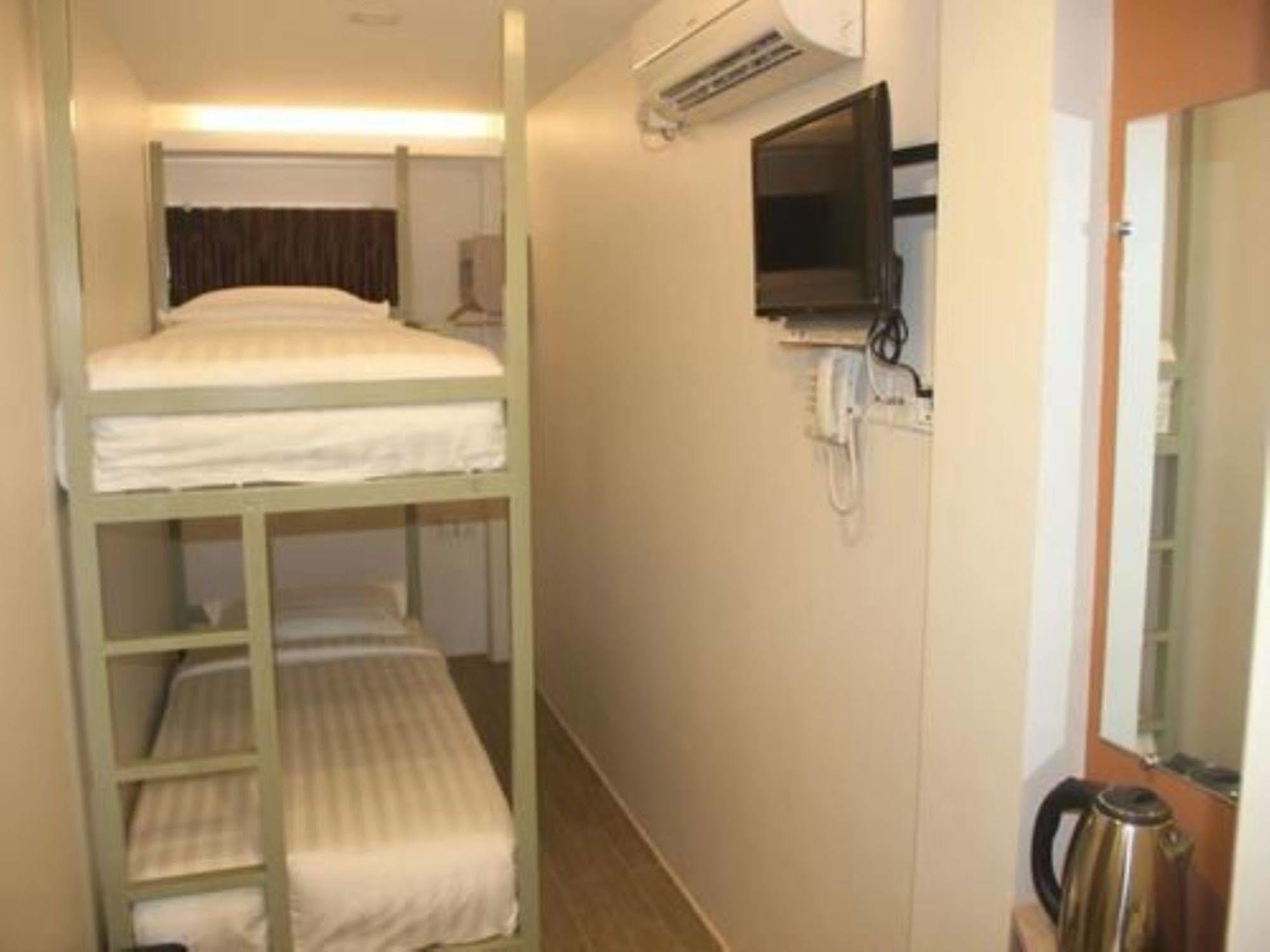 The Vibe Inn Γιανγκόν Εξωτερικό φωτογραφία
