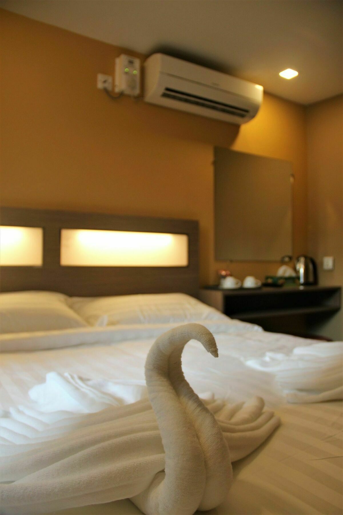The Vibe Inn Γιανγκόν Εξωτερικό φωτογραφία
