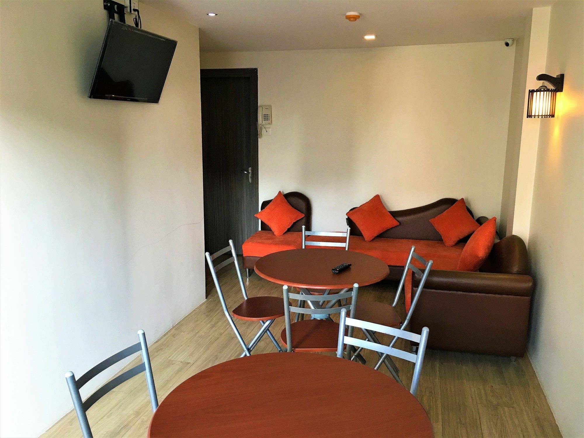 The Vibe Inn Γιανγκόν Εξωτερικό φωτογραφία